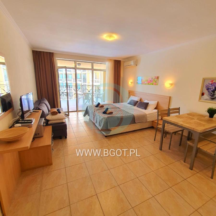 Andalucia Beach - Sea Viev Apartments เอเลนีเต ภายนอก รูปภาพ